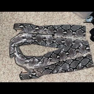 Sam Edelman Hai Snake Boots